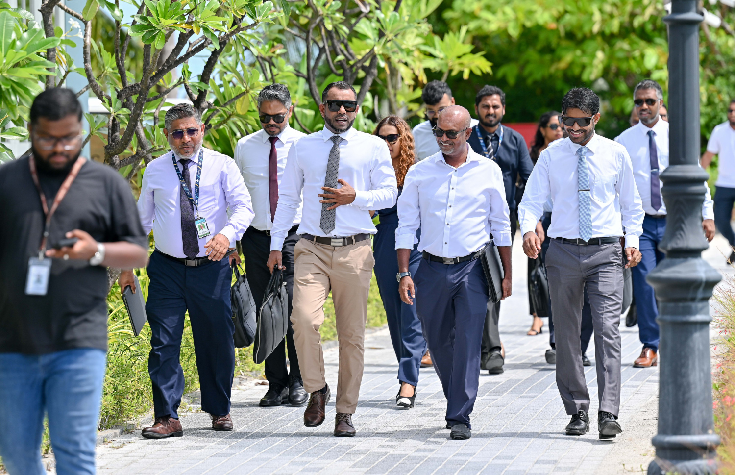 އަހައިސް މޯލްޑިވްސް ހޮޓެލް އިންވެސްޓްމެންޓް ސަމިޓު