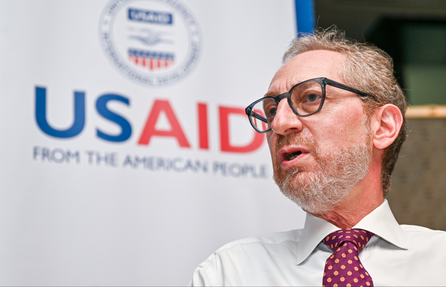 ޔޫއެސްއެއިޑްގެ އޭޝިއާ ބިއުރޯގެ އެސިސްޓެންޓް އެޑްމިނިސްޓްރޭޓަރު މައިކަލް ޝިފާ "މިހާރު" އަށް އިންޓަވިއު ދެއްވަނީ.-- ފޮޓޯ: ފަޔާޒް މޫސާ | މިހާރު