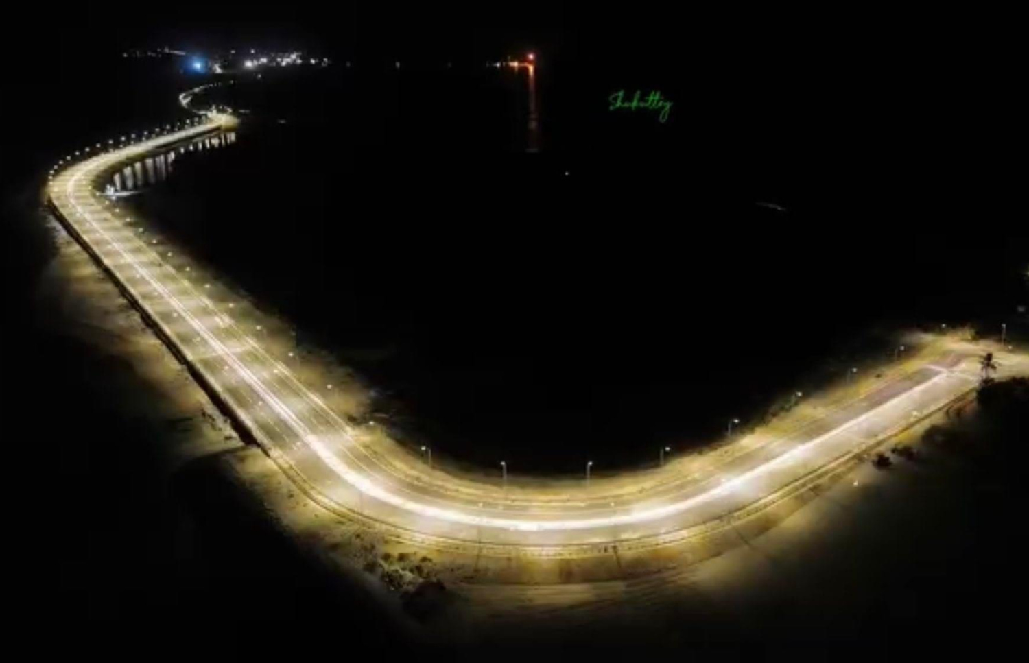 އައްޑޫ ހަންކެޑެ ބްރިޖު: މިއީ އައްޑޫ ތަރައްގީގެ މުހިންމު ބައެއް.