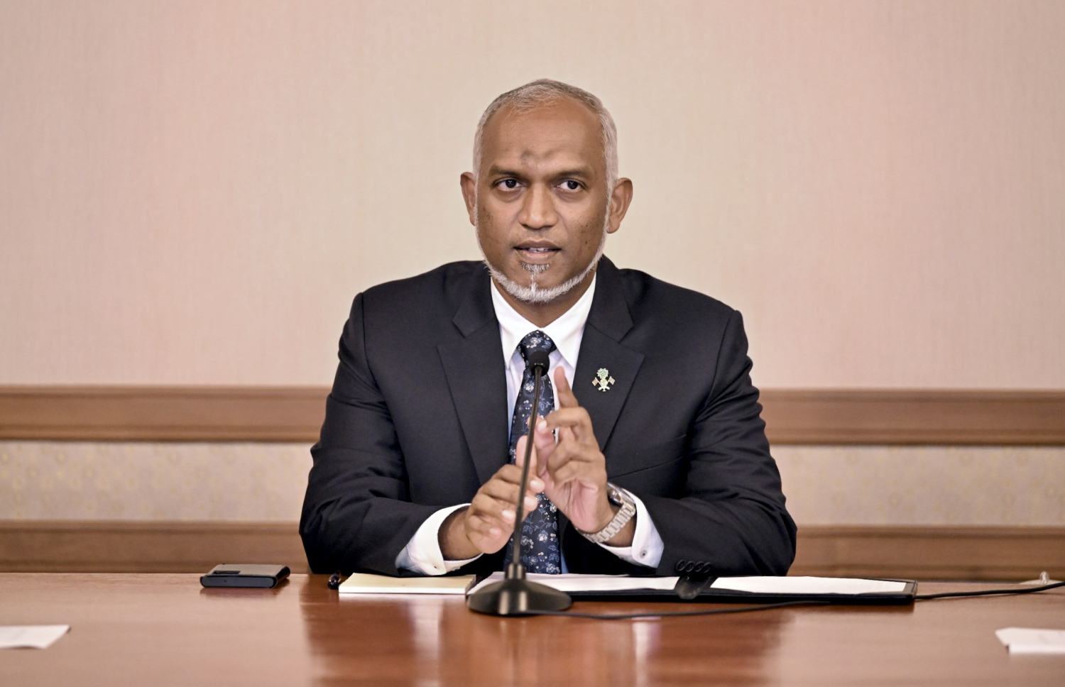 ދިވެހި ޒުވާނުންގެ ގައުމީ ލަފާދޭ ކޮމިޓީ އިފްތިތާހުކޮށް ކޮމެޓީގެ ފުރަތަމަ ބައްދަލުވުމުގައި ރައީސް ޑރ. މުހައްމަދު މުއިއްޒު ވާހަކަފުޅުދައްކަވަނީ.-- ފޮޓޯ: ރައީސް އޮފީސް