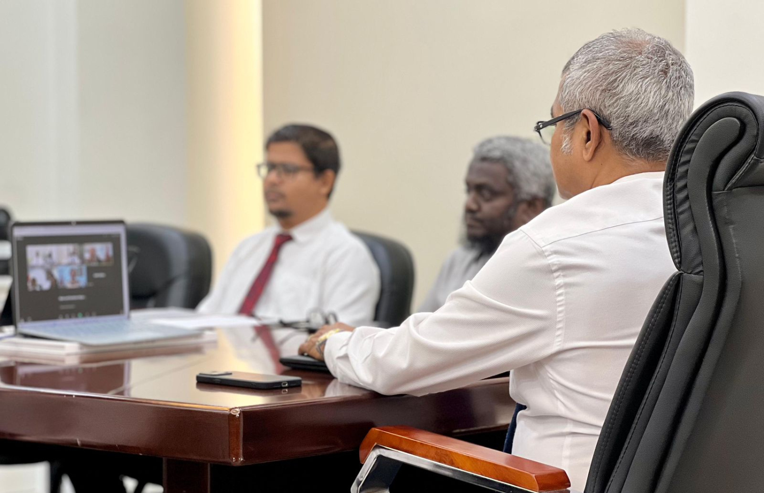 ތުރުކީއާއެކު އެމްއޯޔޫގައި ސޮއިކުރުމަށް އޮންލައިންކޮށް މިއަދު ބޭއްވި ބައްދަލުވުމުގެ ތެރެއިން -- ފޮޓޯ: އެންވައިރެމެންޓް މިނިސްޓްރީ
