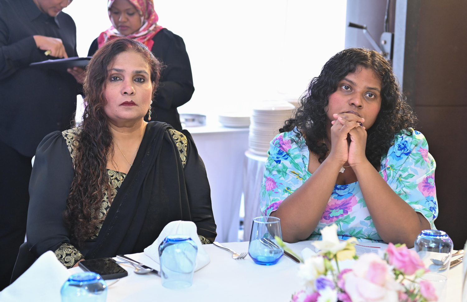 ފަތުރުވެރިކަމުގެ ދާއިރާގައި މަސައްކަތްކުރާ ބައެއް އިސް މީހުން މޯލްޑިވްސް ޓްރެވަލް ކޮންފަރެންސް - ވިމެންސް އެޑިޝަން 2024 ހުޅުވުމުގެ ރަސްމިއްޔާތުގައި ބައިވެރިވެވަޑައިގަންނަވަނީ.--- ފޮޓޯ: ރައީސް އޮފީސް