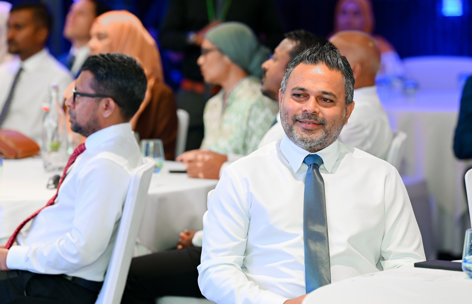 ތައުލީމަށް އިންގިލާބީ ބަދަލު" އިފްތިތާހު ކުރުމަށް މިއަދު ބޭއްވި ރަސްމިއްޔާތުގައި ފިޝަރީޒް މިނިސްޓަރު އަހުމަދު ޝިޔާމް ބައިވެރިވެވަޑައިގަންނަވަނީ.-- ފޮޓޯ: ނިޝާން އަލީ / މިހާރު