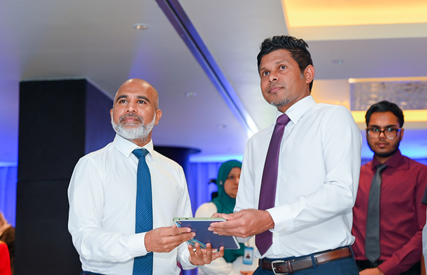 ނައިބް ރައީސް ހުސައިން މުހައްމަދު ލަތީފާއި އެޑިޔުކޭޝަން މިނިސްޓަރު ޑރ، އިސްމާއިލް ޝަފީއު "ތައިބަ" އިފްތިހު ކޮށްދެއްވަނީ.-- ފޮޓޯ: ނިޝާން އަލީ / މިހާރު