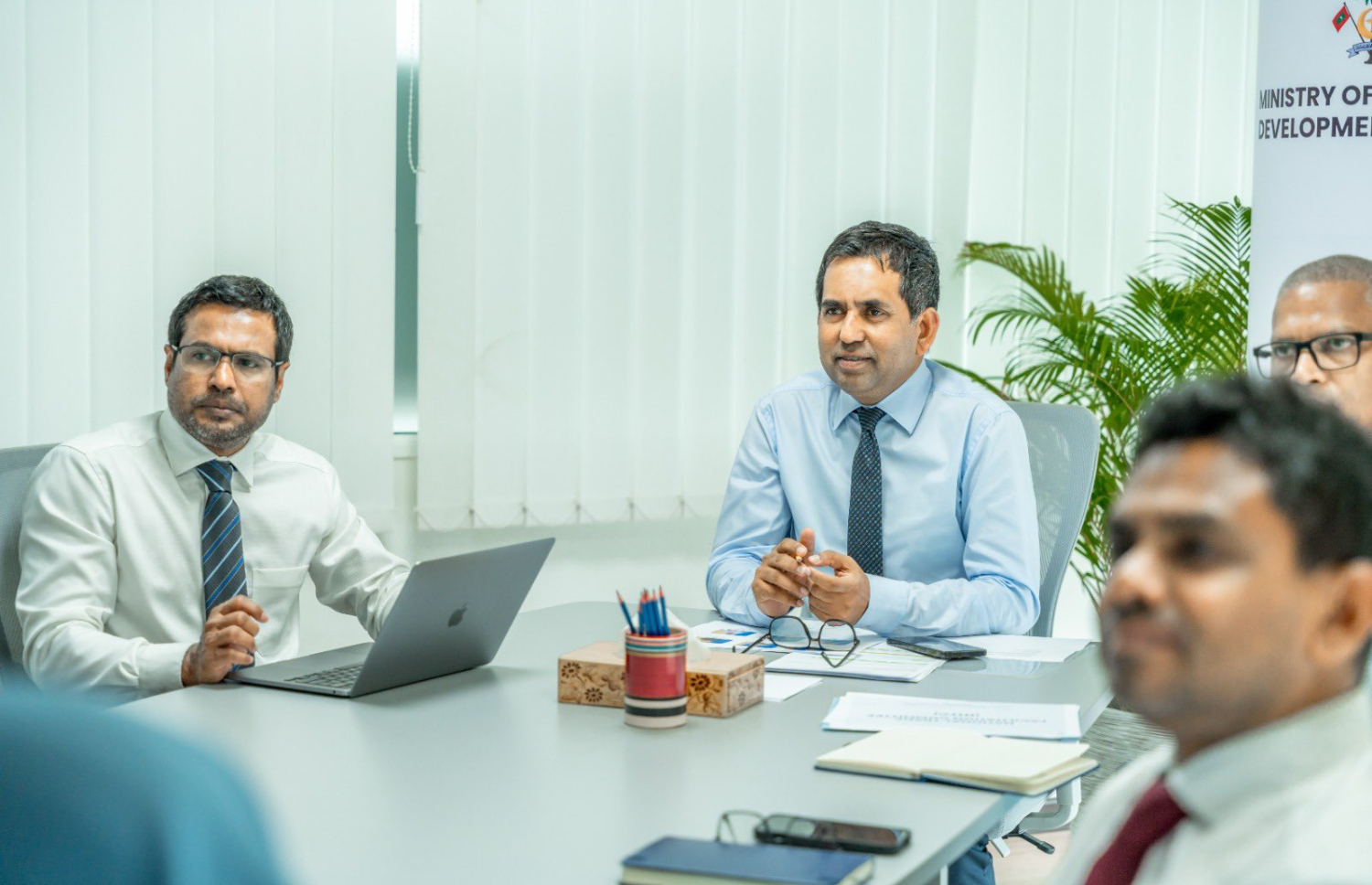 މިނިސްޓަރު ސައީދާއި އިކޮނޮމިކް މިނިސްޓްރީގެ އިސްވެރިން ޕޭޕަލް ކުންފުނީގެ ވެރިންނާ މިދިޔަ މަހުގެ 22 ގައި މަޝްވަރާ ކުރައްވަނީ.