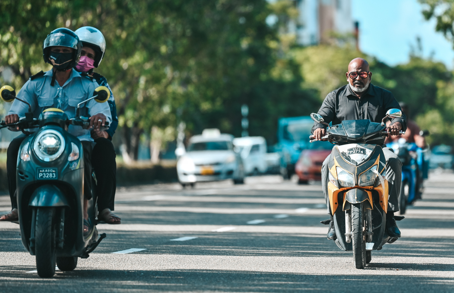 މަޓޭ ހުޅުމާލޭގައި ދުއްވާފައި ދަނީ: އޭނާގެ ސައިކަލު މިހާރު ހުއްޓެނީ އެހެން މީހުންނަށް އެހީވުމަށް. -- ފޮޓޯ: ފަޔާޒު މޫސާ | މިހާރު