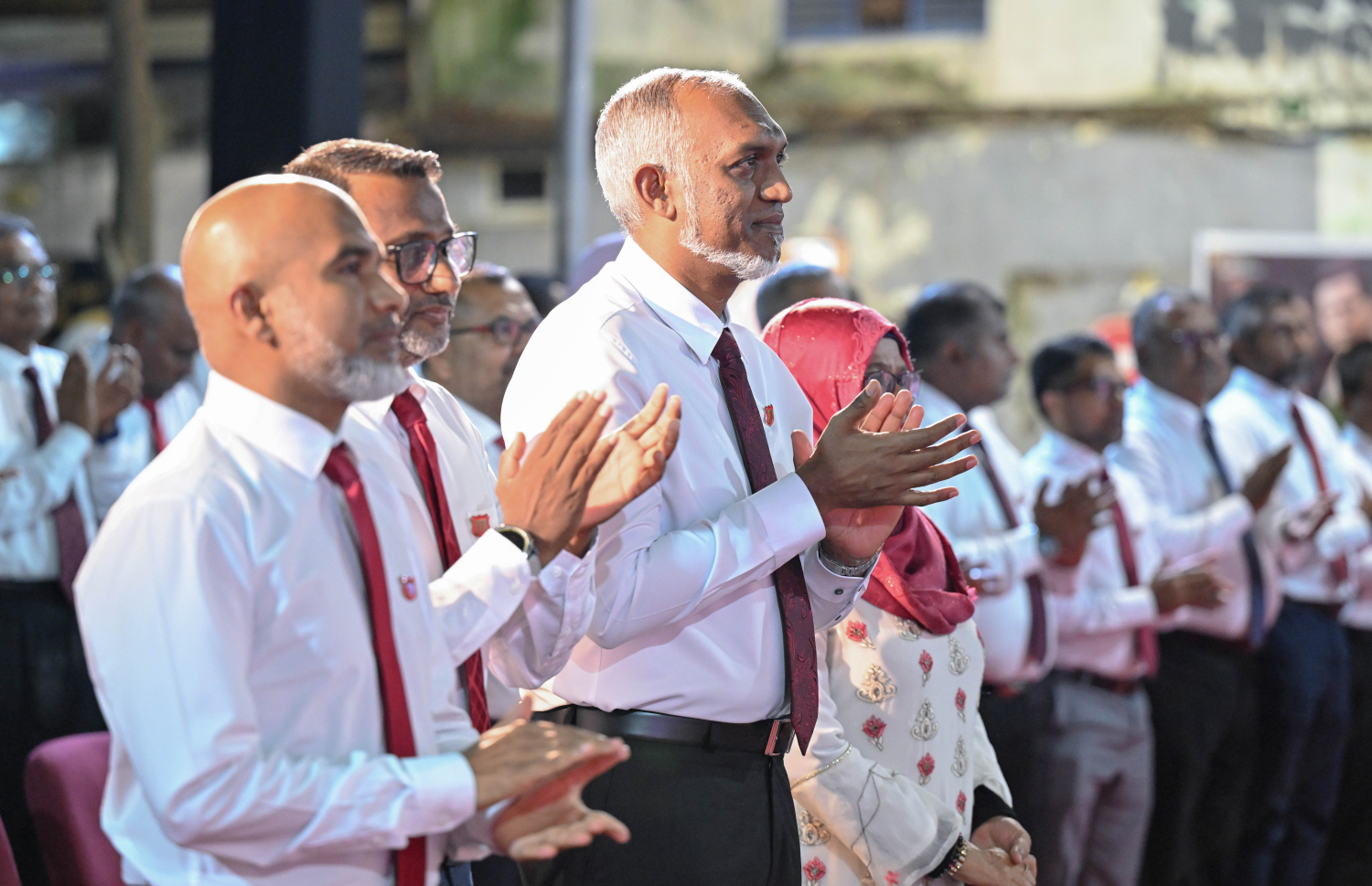 މަޖީދިއްޔާ ސްކޫލުގެ އަހަރީ ދުވަހާ ގުޅިގެން ރޭ އެ ސްކޫލުގައި ބޭއްވި ހާއްސަ ރަސްމިއްޔާތުގައި ރައީސް ޑރ. މުހައްމަދު މުއިއްޒު ބައިވެރިވެވަޑަައިގަންނަވަނީ.-- ފޮޓޯ: ރައީސް އޮފީސް