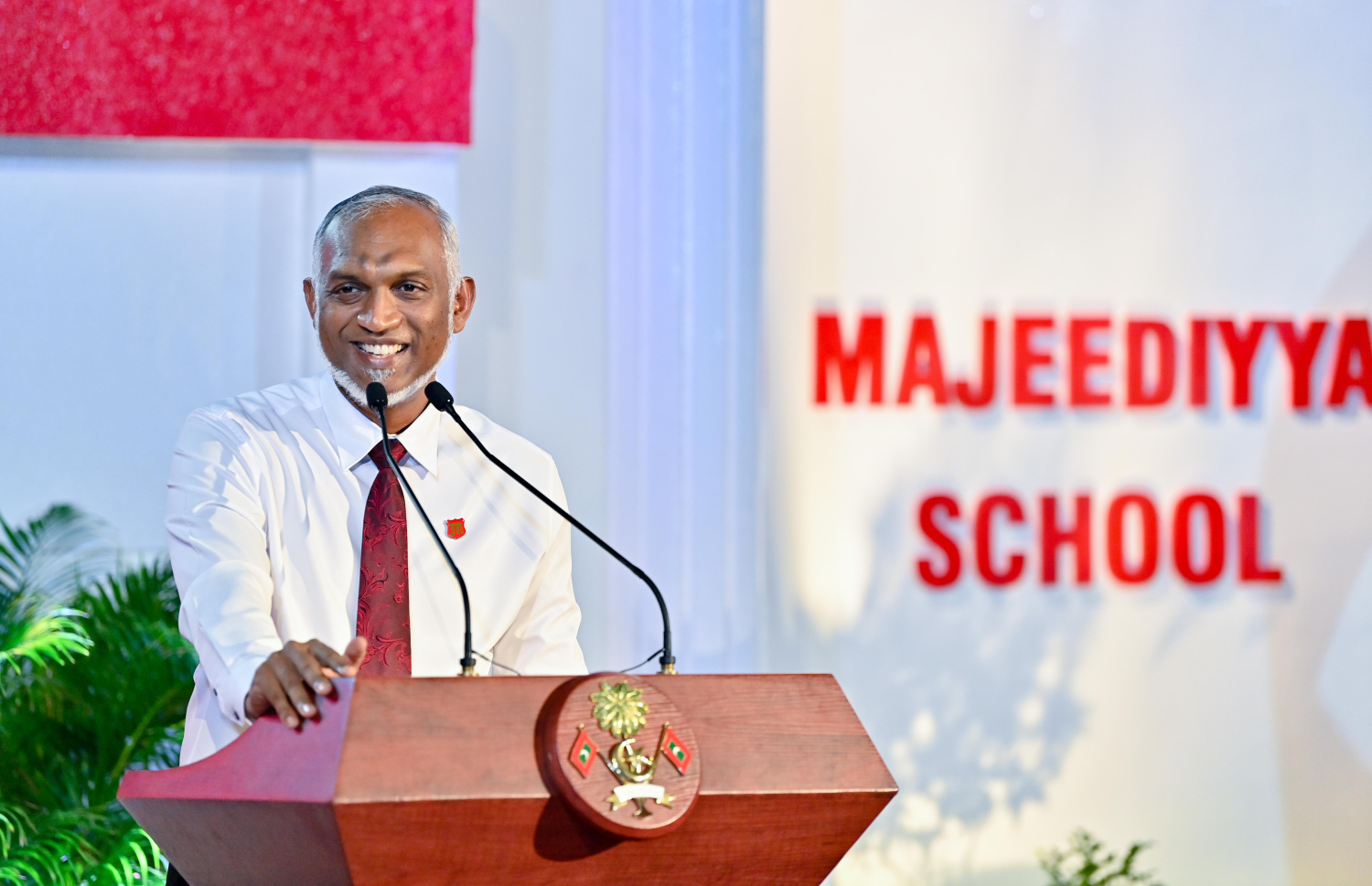 މަޖީދިއްޔާ ސްކޫލުގެ އަހަރީ ދުވަހާ ގުޅިގެން ރޭ އެ ސްކޫލުގައި ބޭއްވި ހާއްސަ ރަސްމިއްޔާތުގައި ރައީސް ޑރ. މުހައްމަދު މުއިއްޒު ވާހަކަފުޅު ދައްކަވަނީ.-- ފޮޓޯ: ރައީސް އޮފީސް