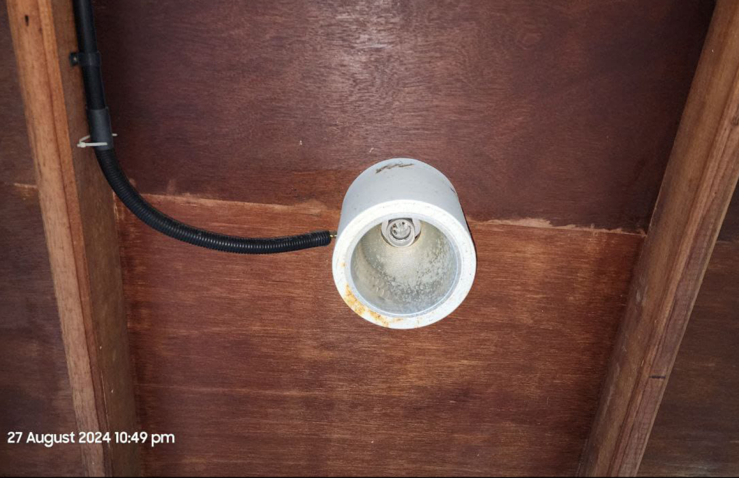 އީދު މިސްކިތު ބޮކިތައް ވަގަށް ނަގާފައި. -- ފޮޓޯ: ސިޓީ ކައުންސިލް