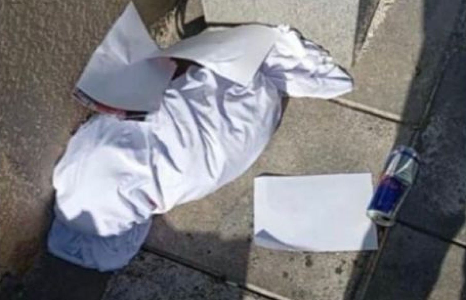 މާލެ އާއި ހުޅުމާލޭގައި ހުންނަ ސަރުކާރުން އިދާރާ ތަކާއި އެމްބަސީތައް ކައިރީ އިޒްރޭލާ ދެކޮޅަށް އަޑު އުފުލުމަށް ޝަޒްރާ އާއި ޝާދިޔާ ބޭނުންކުރި ބައެއް ސާމާނު.--