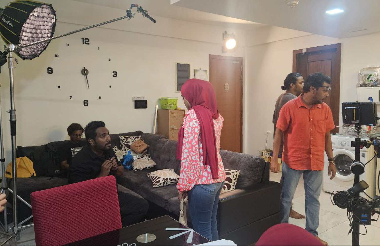 "ރޮބޯމޭން: ދަ މޫވީ"ގެ ޝޫޓިން ކުރިއަށް ގެންދަނީ.-- ފޮޓޯ: އޯކޭޒްއިންކް