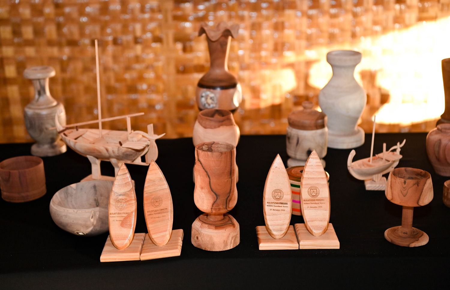 މާފުށި ޖަލުގައި ހަދާފައިވާ "ދިވެހި ސަގާފީ ގޯތި": ގައިދީން ތައްޔާރު ކޮށްފައިވާ ބައެއް ތަކެތި.-- ފޮޓޯ: ރައީސް އޮފީސް