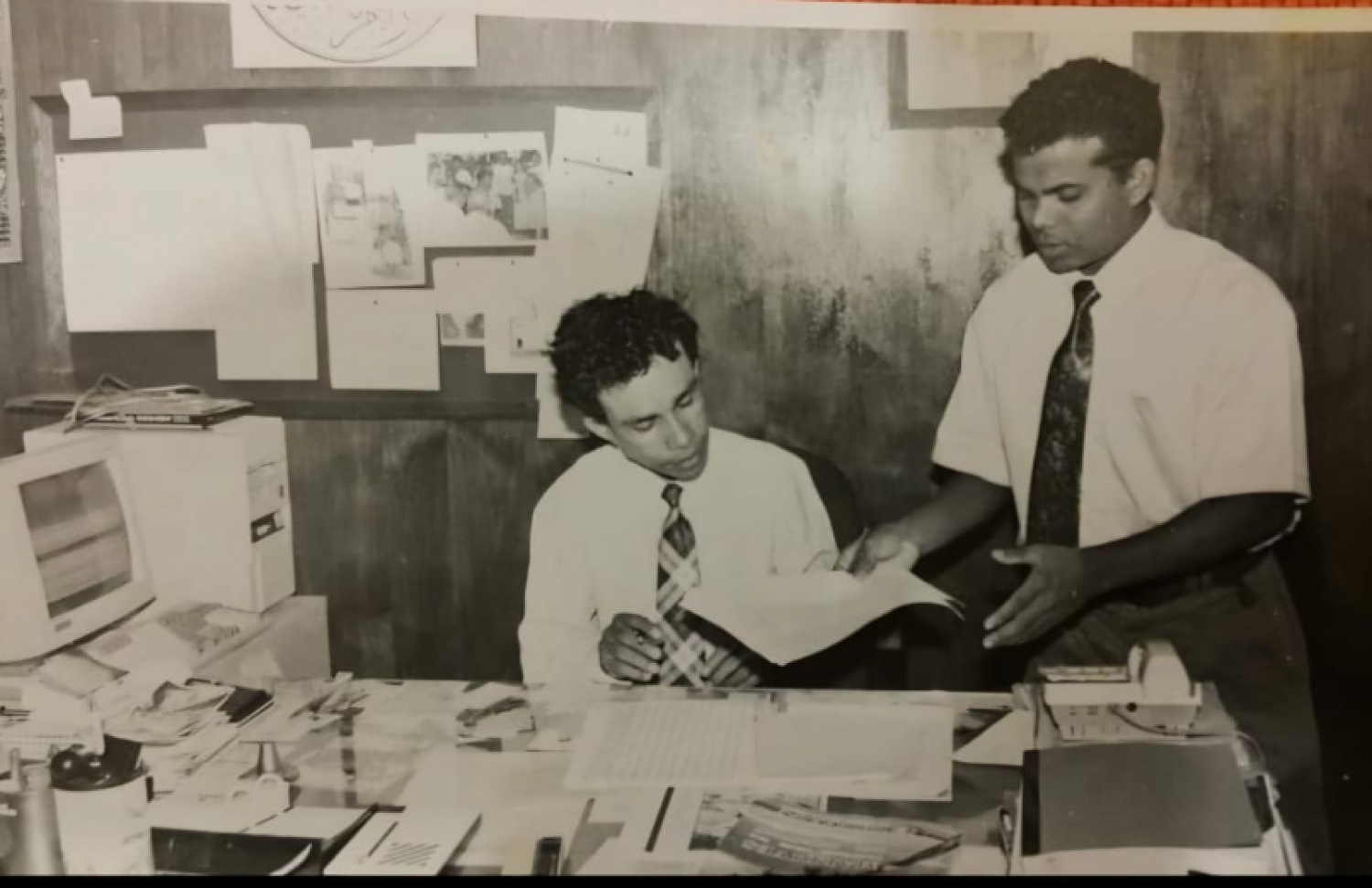 މޫސަ (ކ) ގެ ޒުވާން ދުވަސްވަރު އޭނާ އަށް "ހަވީރު" ގެ އޭރުގެ އެޑިޓަރު ޑރ. އަލީ ރަފީގު އިރުޝާދު ދެއްވަނީ.