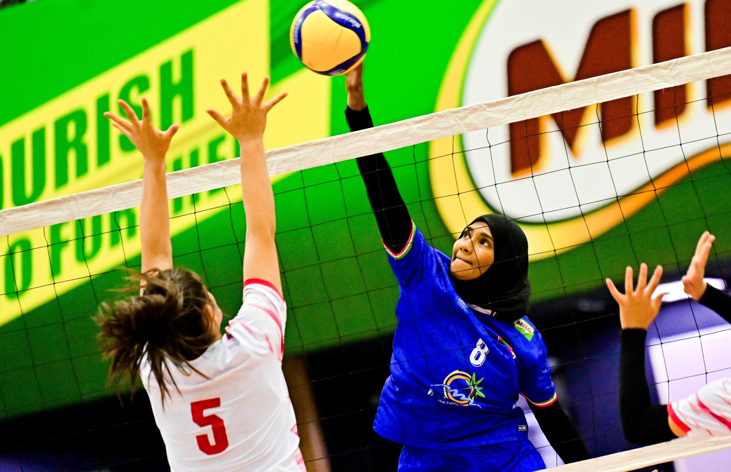 ރާއްޖެ އާއި ތަޖިކިސްޔާން ރޭ ކުޅުނު މެޗުގެ ތެރެއިން --- ފޮޓޯ: ނިޝާން އަލީ | މިހާރު