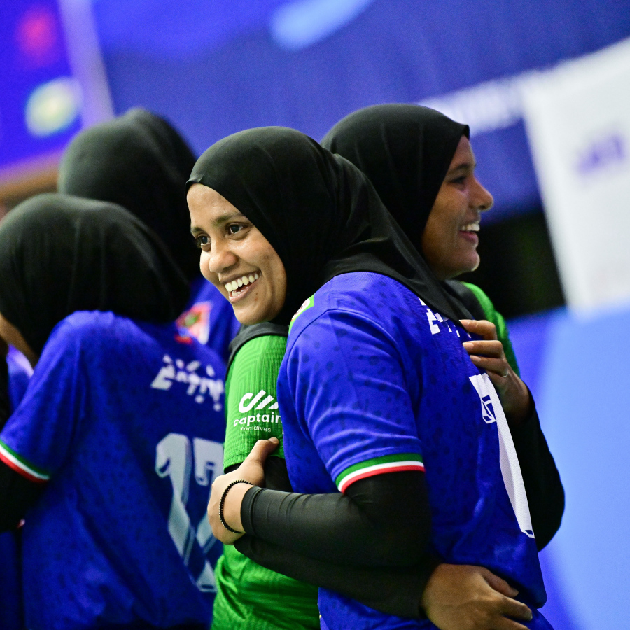 ރާއްޖޭގައި މިހާރު ކުރިއަށްދާ އޭޝިއަން ސެންޓްރަލް ޒޯން އަންހެން ވޮލީ ޗެލެންޖް ކަޕުގައި ރާއްޖެއާއި ތަޖިކިސްތާނު ބައްދަލުކުރި މެޗު .-- ފޮޓޯ: ނިޝާން އަލީ | މިހާރު