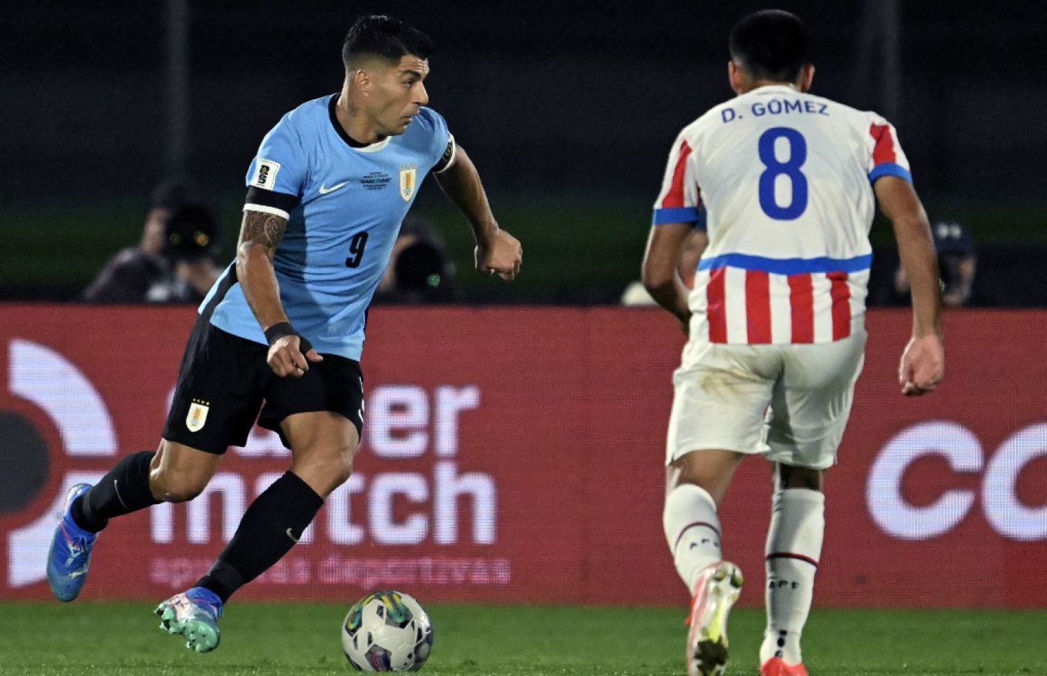 ސުއަރޭޒް ގައުމީ ޓީމަށް ކުޅު ފަހު މެޗުގައި. -- ފޮޓޯ: އޭއެފްޕީ