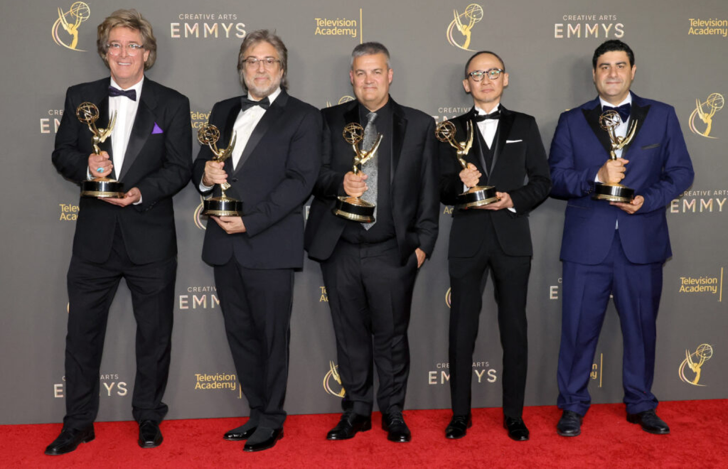 ކްރިއެޓިވް އާޓްސް އެމީ އެވޯޑްސްގައި އެވޯޑު ލިބުނު "ޝޯގަން"ގެ ޓީމުގެ ބައެއް މެމްބަރުން.-- ފޮޓޯ: އޭއެފްޕީ