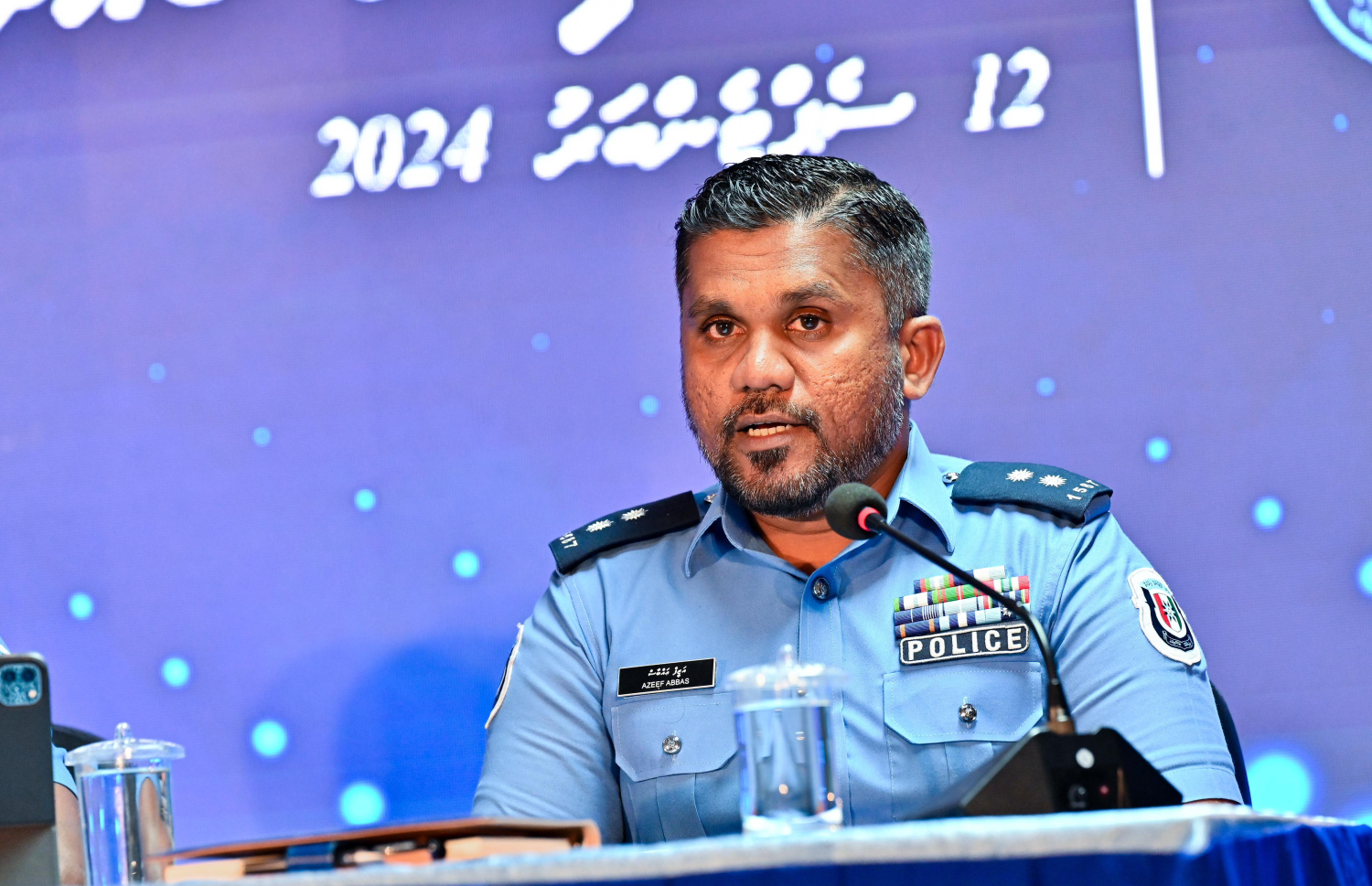 ބަރަހަނާ މަންޒަރު ވިއްކާ ޓެލެގްރާމްގެ ޗެނަލްތައް ހުއްޓުވި މައްސަލާގައި ނޫސްވެރިންނަށް މައުލޫމާތު ދިނުމަށް ފުލުހުން ބޭއްވި ޕްރެސް ކޮންފަރެންސް.-- ފޮޓޯ: ނިޝާން އަލީ | މިހާރު