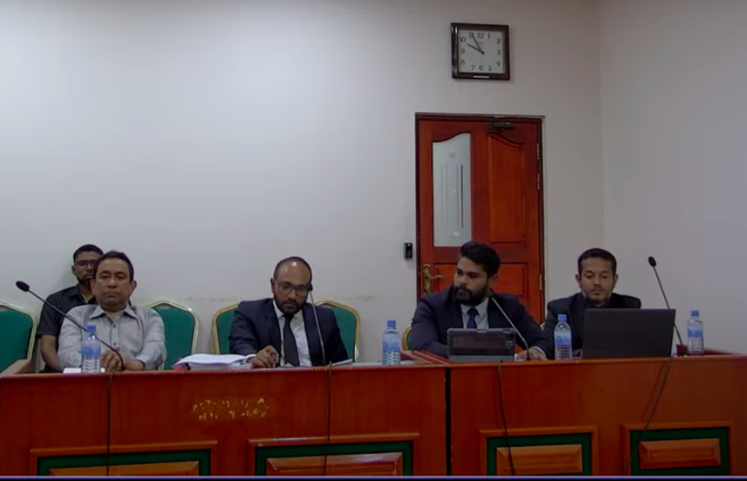 ކްރިމިނަލް ކޯޓުގައި މިއަދު ބޭއްވި އަޑުއެހުމުގައި ޔާމީނާއި ވަކީލުން ބައިވެރިވެ ވަޑައިގަންނަވަނީ