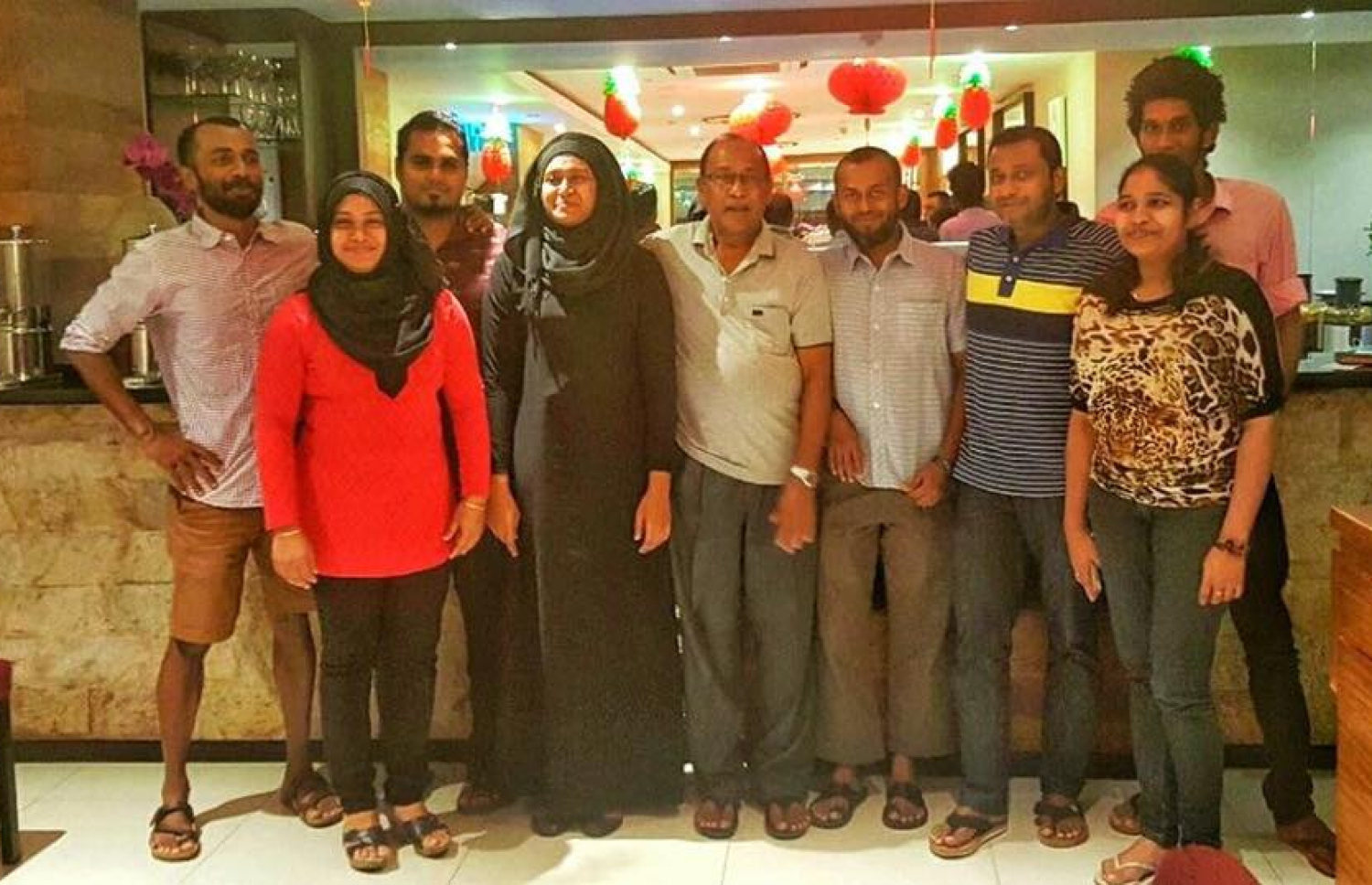 އަފްއާލް، އޭނާގެ ބައްޕަ އަދި އެއްބަފާ ކުދިންނާ އެކު.-