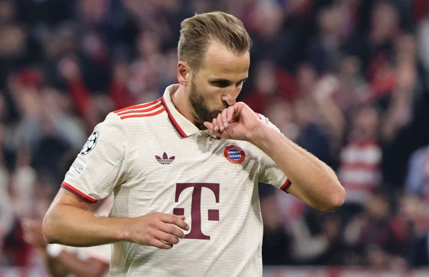 ބެޔާންގެ ކޭން ގޯލު ޖެހުމަށް ފަހު އުފާފާޅުކުރަނީ. --ފޮޓޯ: އޭއެެފްޕީ