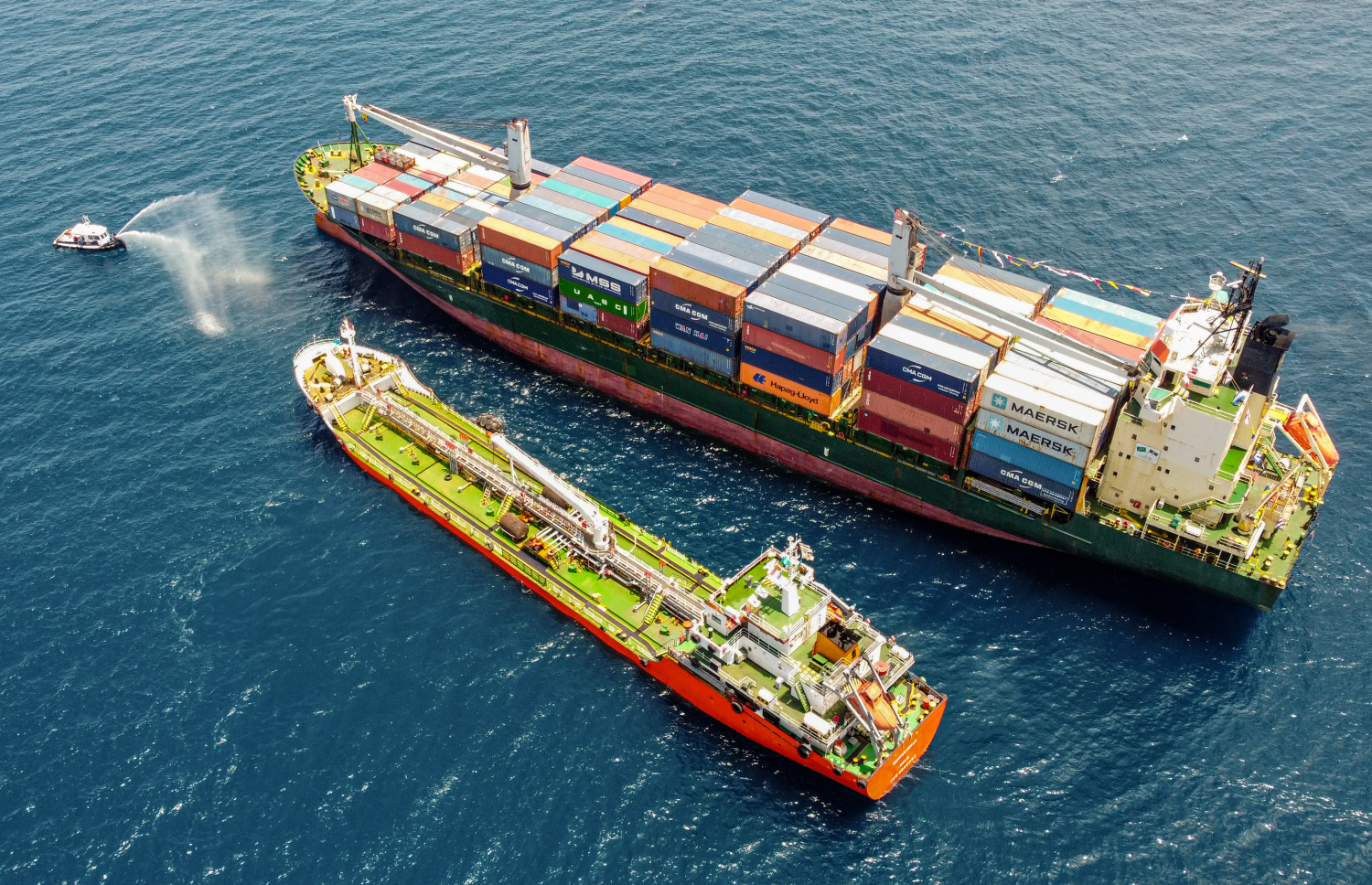 އެމްޓީ މެރިން ބެލާ، ކާގޯ ބޯޓާ ކައިރިކުރަނީ -- ފޮޓޯ: ނިޝާން އަލީ / މިހާރު