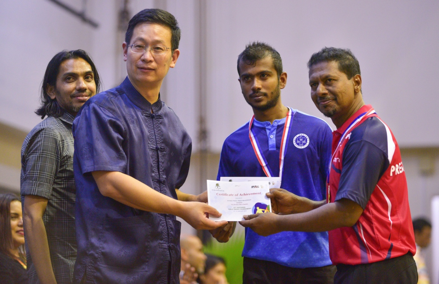 ތާޅާފިލި އަލިބެ (ކ): އޭނާ ބުނީ ކުޅިވަރުގެ ހިދުމަތްތެރިންގެ އަގުވަޒަން ކުރުމުގެ ނިސާމެއް އޮންނަން ޖެހޭ ކަމަށް