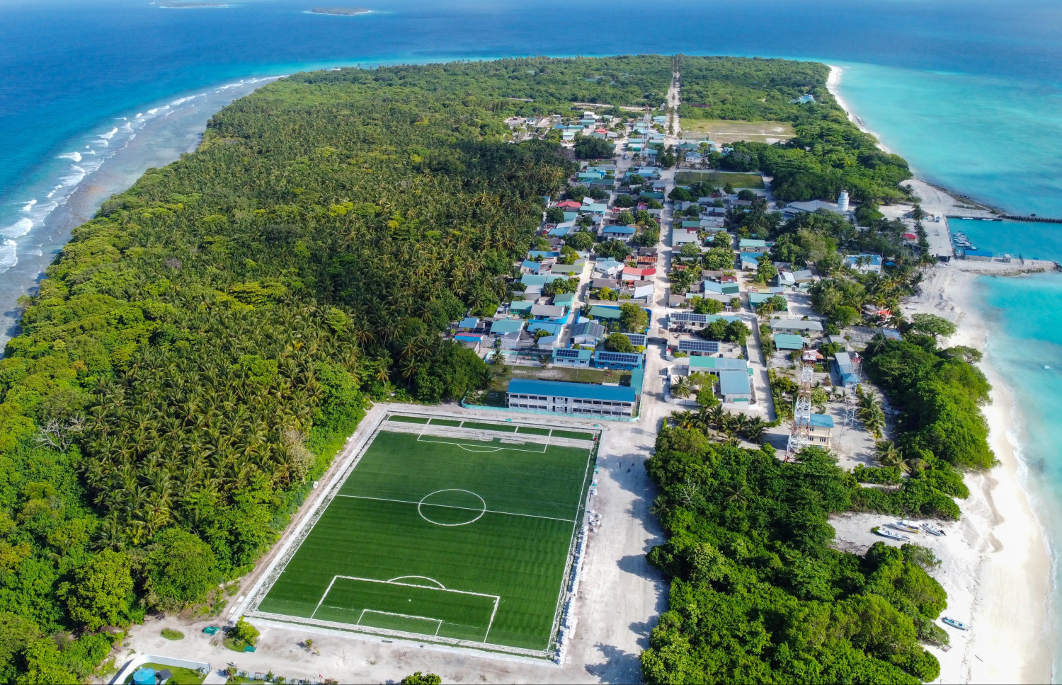 އުލިގަމުގެ މީހުން ދިރިއުޅޭ ސަރަހައްދު. އެރަށުގައި 500 އެއްހާ މީހުން ދިރިއުޅޭ -- ފޮޓޯ: ނިޝާން އަލީ / މިހާރު