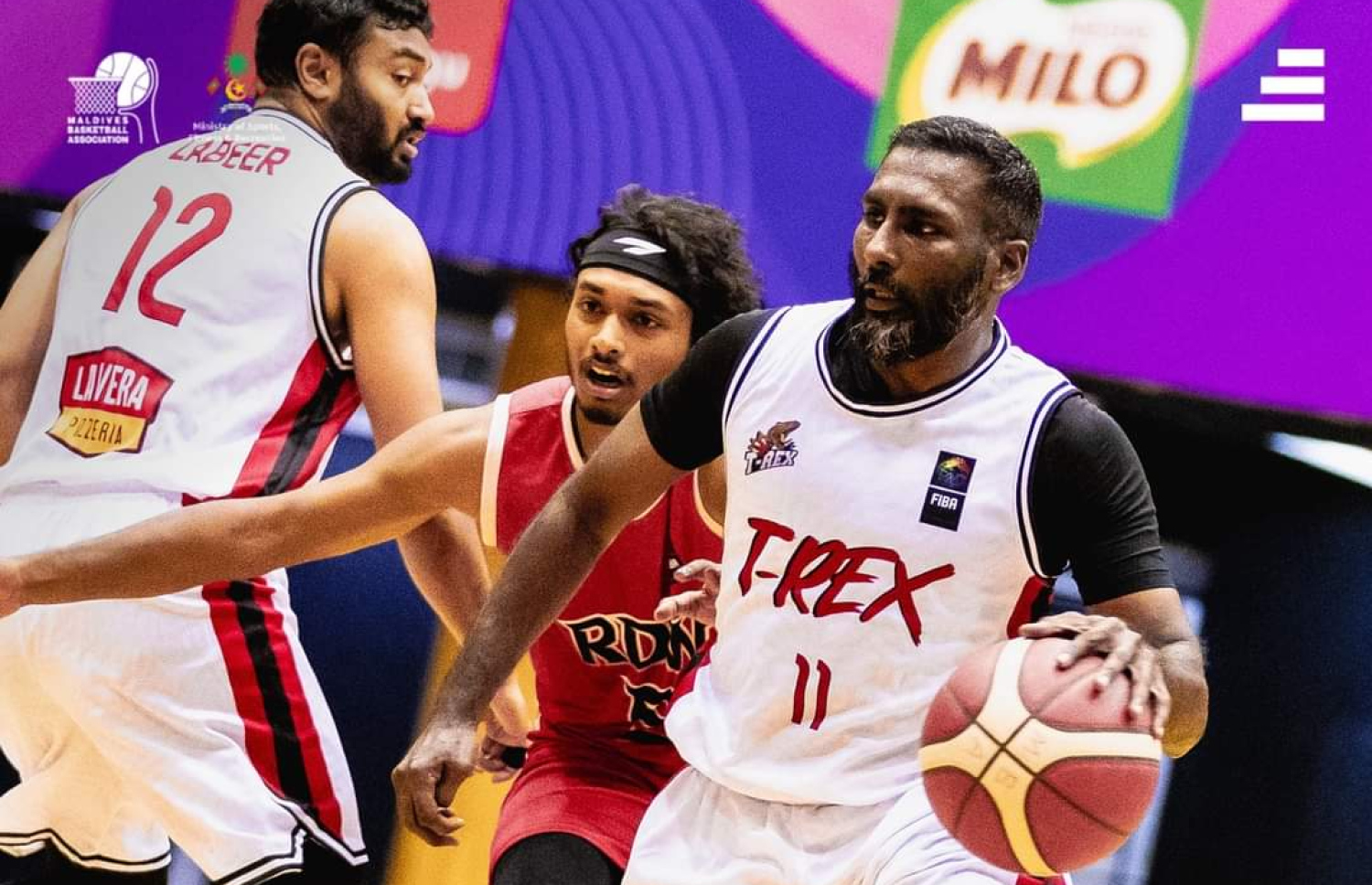 ޓީރެކްސް އާއި ރެޑްވިންގްސް ބައްދަލުކުރި މެޗުގެ ތެެރެއިން.-- ފޮޓޯ: ސިޑިބަރި/ އެމްބީއޭ