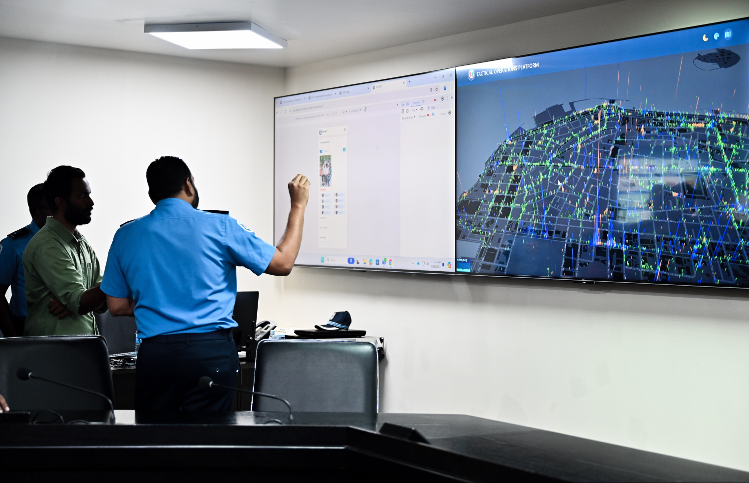 ފުލުހުންގެ ހިދުމަތްތަކާ ގުޅޭ ގޮތުން ބައެއް މައުލޫމާތުތައް ހިއްސާކުރަނީ -- ފޮޓޯ: މިހާރު