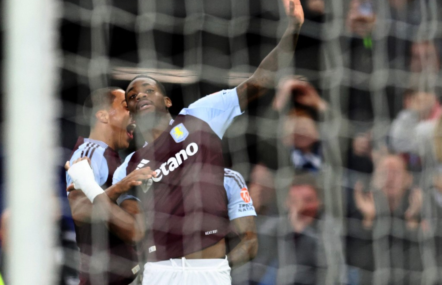 ޖޮނަތަން، ވިލާ މޮޅުށްދިން ގޯލު ޖެހުމަށް ފަހު.-- ފޮޓޯ: އޭއެފްޕީ