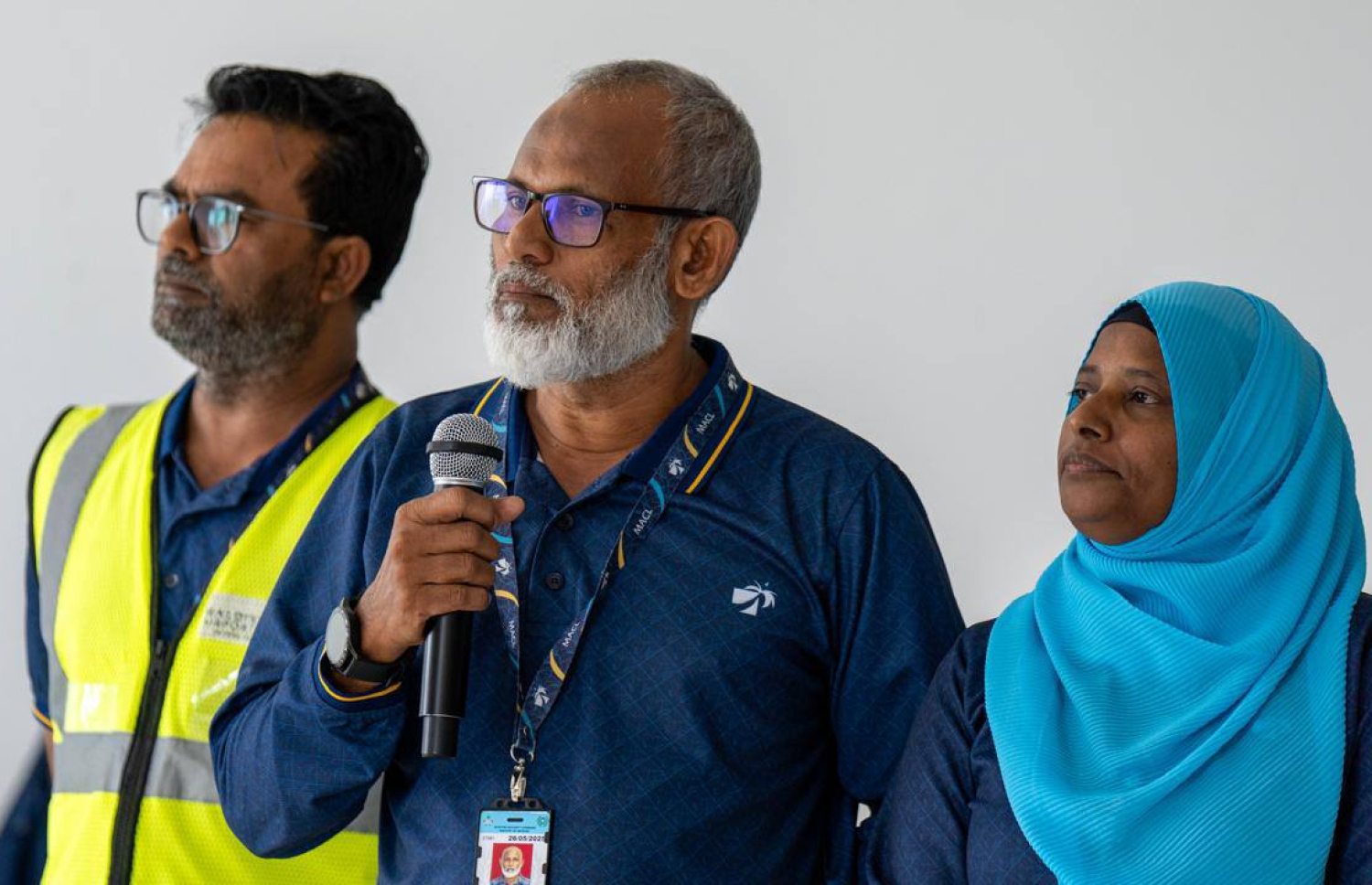 އިއްޔެގެ ބައްދަލުވުމުގައި އެމްއޭސީއެލްގެ މުވައްޒަފަކު ވާހަކަ ދައްކަނީ.---ފޮޓޯ: އެމްއޭސީއެލް