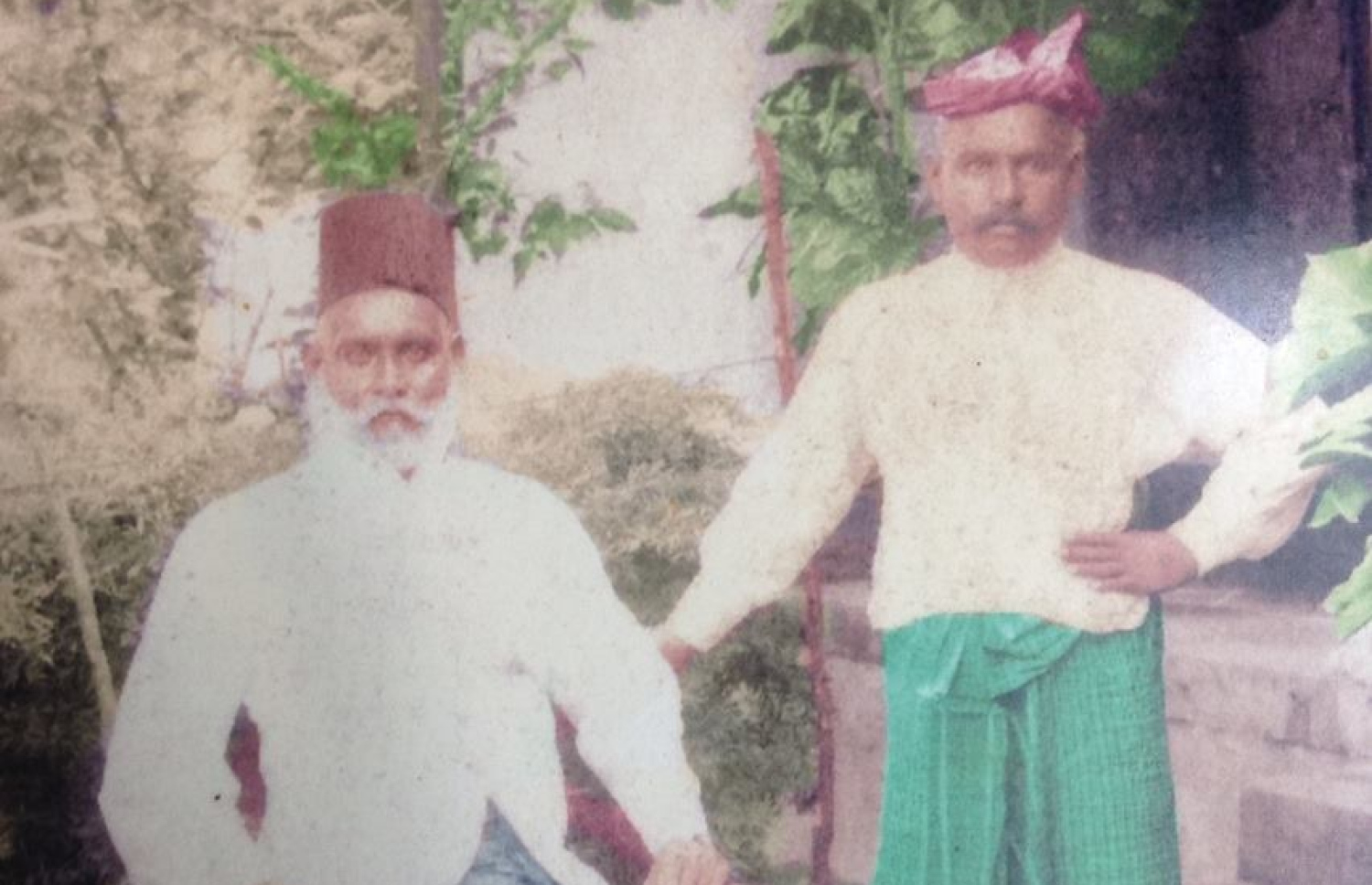 އަބްދުލްމަޖީދު މާހިރުގެ ބައްޕަ ވެލާނާގޭ މުހައްމަދު ދީދީ (ކ) އާއި ކާފަ ހަސަން ވެލާނާ މަނިކުފާނު.