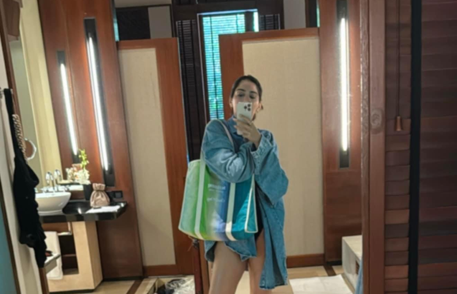 ސޯނަމް ކަޕޫރް ރާއްޖެ އައިސް ސޯޝަލް މީޑިއާގައި ހިއްސާކުރި މިރާ ސެލްފީ.