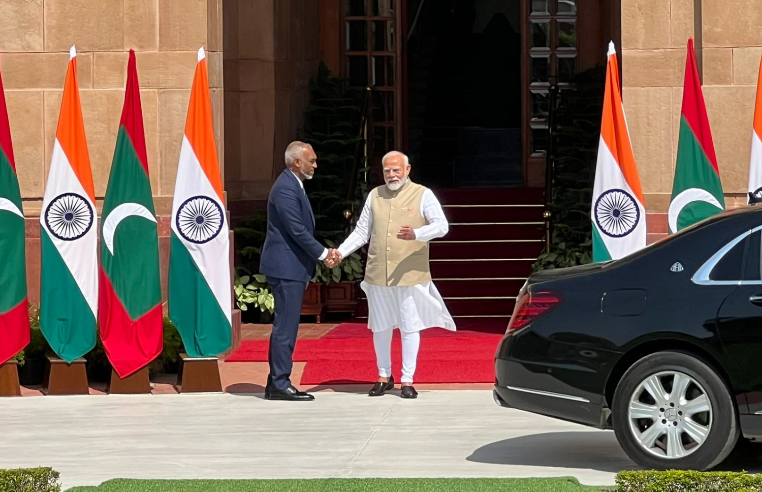 ރައީސާއި އިންޑިއާގެ ބޮޑުވަޒީރު މޯދީ މިދިޔަ ހޯމަ ދުވަހު ސަލާމް ކުރައްވަނީ.