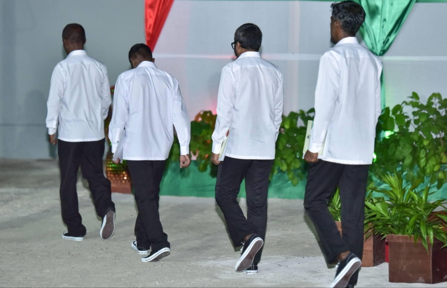 ގައިދީންތަކެއް.--