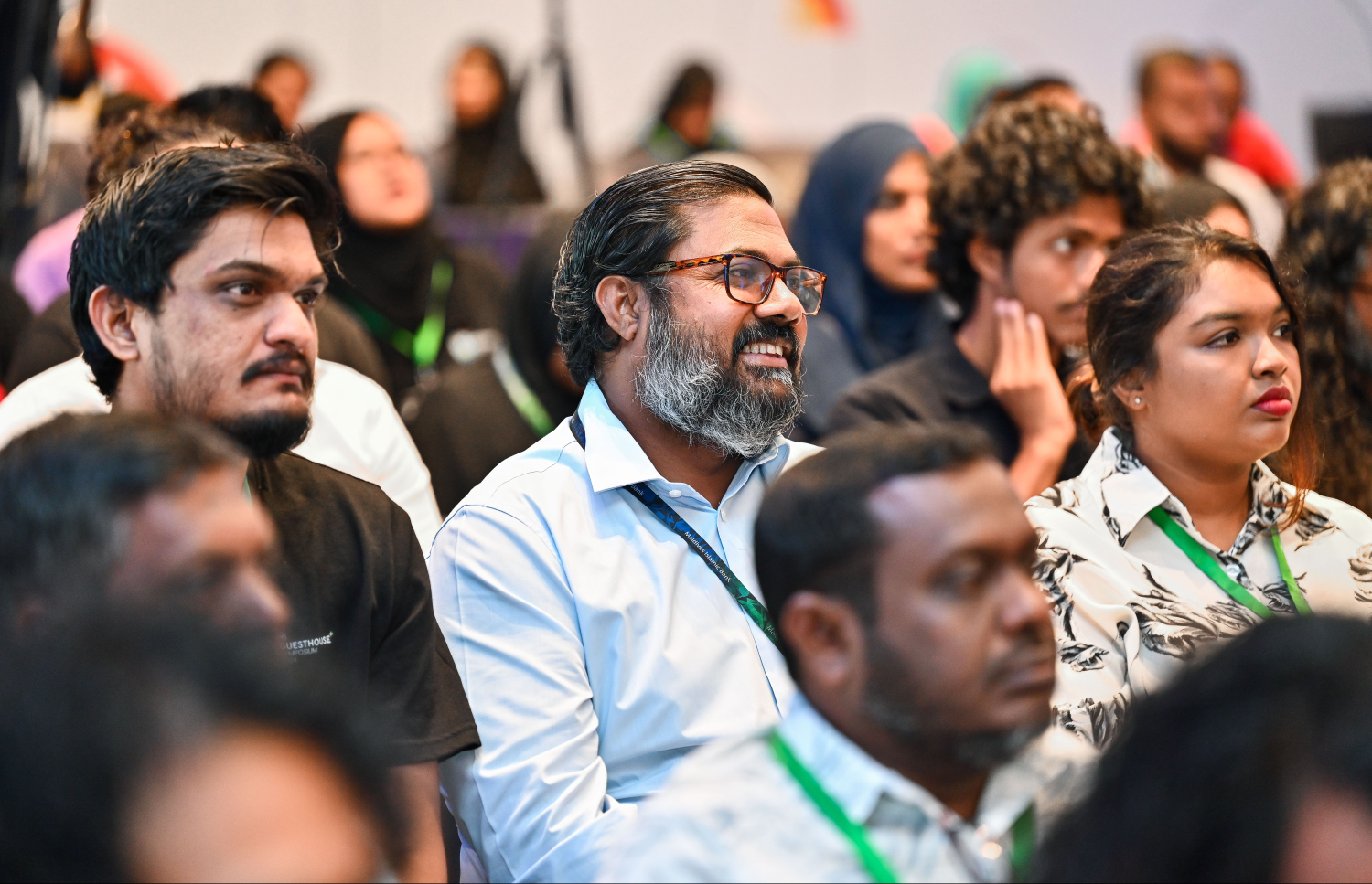 މޯލްޑިވްސް އިސްލާމިކް ބޭންކް އިސްނަގައިގެން ކުރިއަށް ގެންދިޔަ ގެސްޓްހައުސް ސިމްޕޯޒިއަމްގައި ގެސްޓްހައުސްތަކުގެ ބޭފުޅުން ބައިވެރިވަނީ -- ފޮޓޯ: ފަޔާޒު މޫސާ | މިހާރު