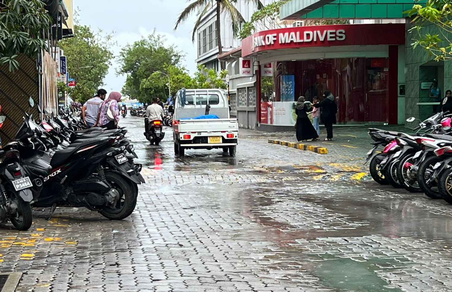 މާލެއަށް ވެހުނު ބޯ ވާރެއަށްފަހު ވެސް އައިޖީއެމްއެޗް ސަރަހައްދުގައި ފެންބޮޑެއް ނުވޭ-- ފޮޓޯ: މިހާރު