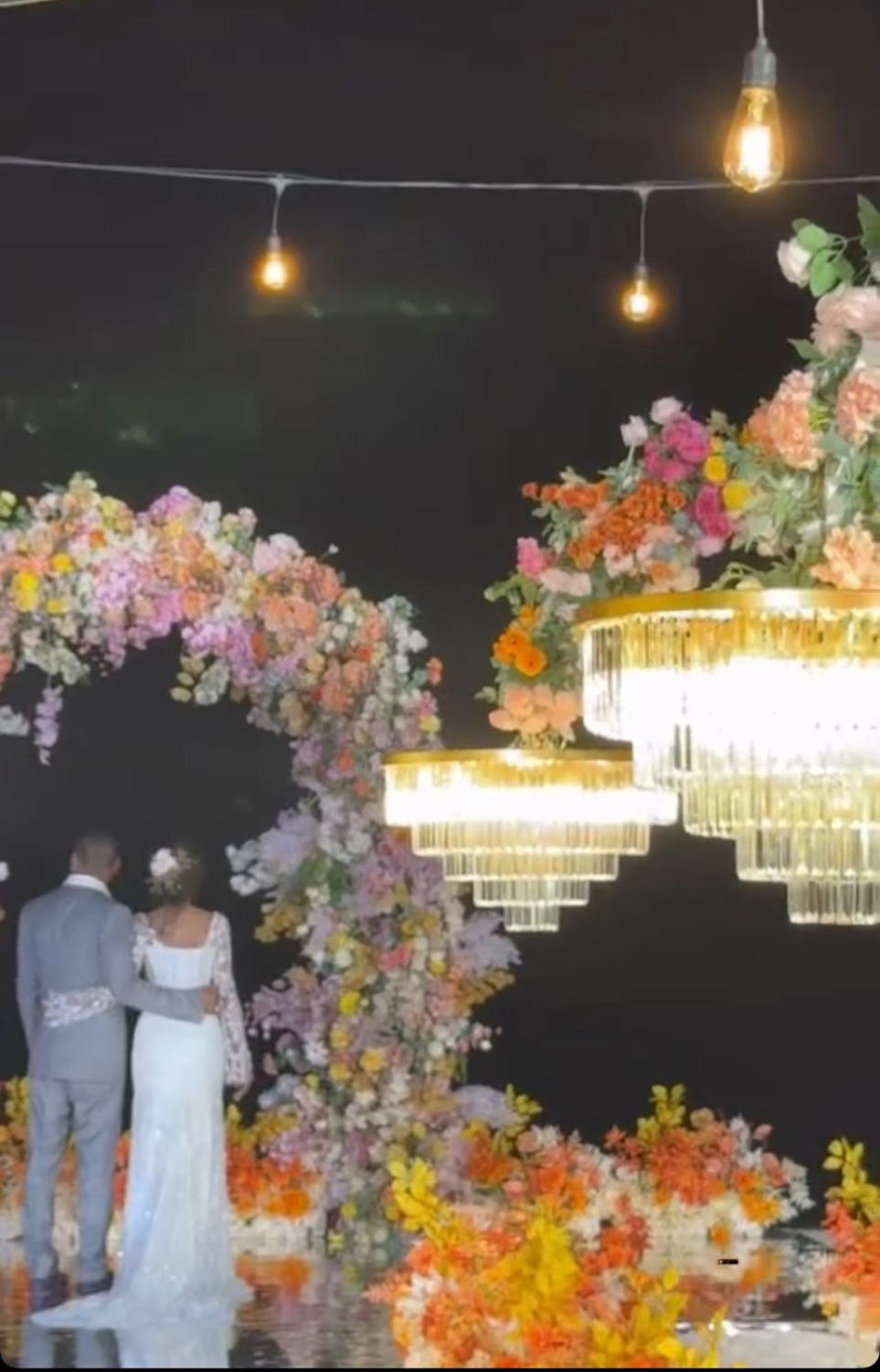 ސިޔާމް އާއި ޒާރާގެ ކައިވެނީގެ ހަފުލާގެ ފޮޓޯއެއް.