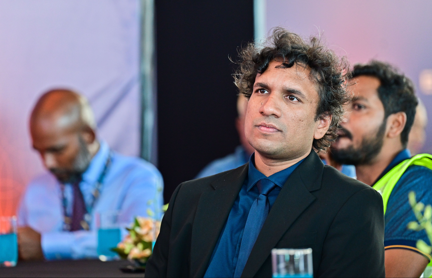 ބިއޯންޑްއަށް އެއް އަހަރު ފުރުން ފާހަގަކުރުމަށް ބޭއްވި ރަސްމިއްޔާތުގައި ސިމްޑީ ކުންފުނީގެ އެމްޑީ މިޝަލް އިބްރާހިމް ދީދީ ބައިވެރިވަނީ -- ފޮޓޯ: ފަޔާޒު މޫސާ | މިހާރު