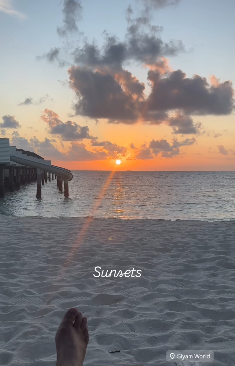 ހީނާ ހާންގެ ރާއްޖެ ދަތުރުގައި ނަގާފައިވާ ފޮޓޯއެއް.