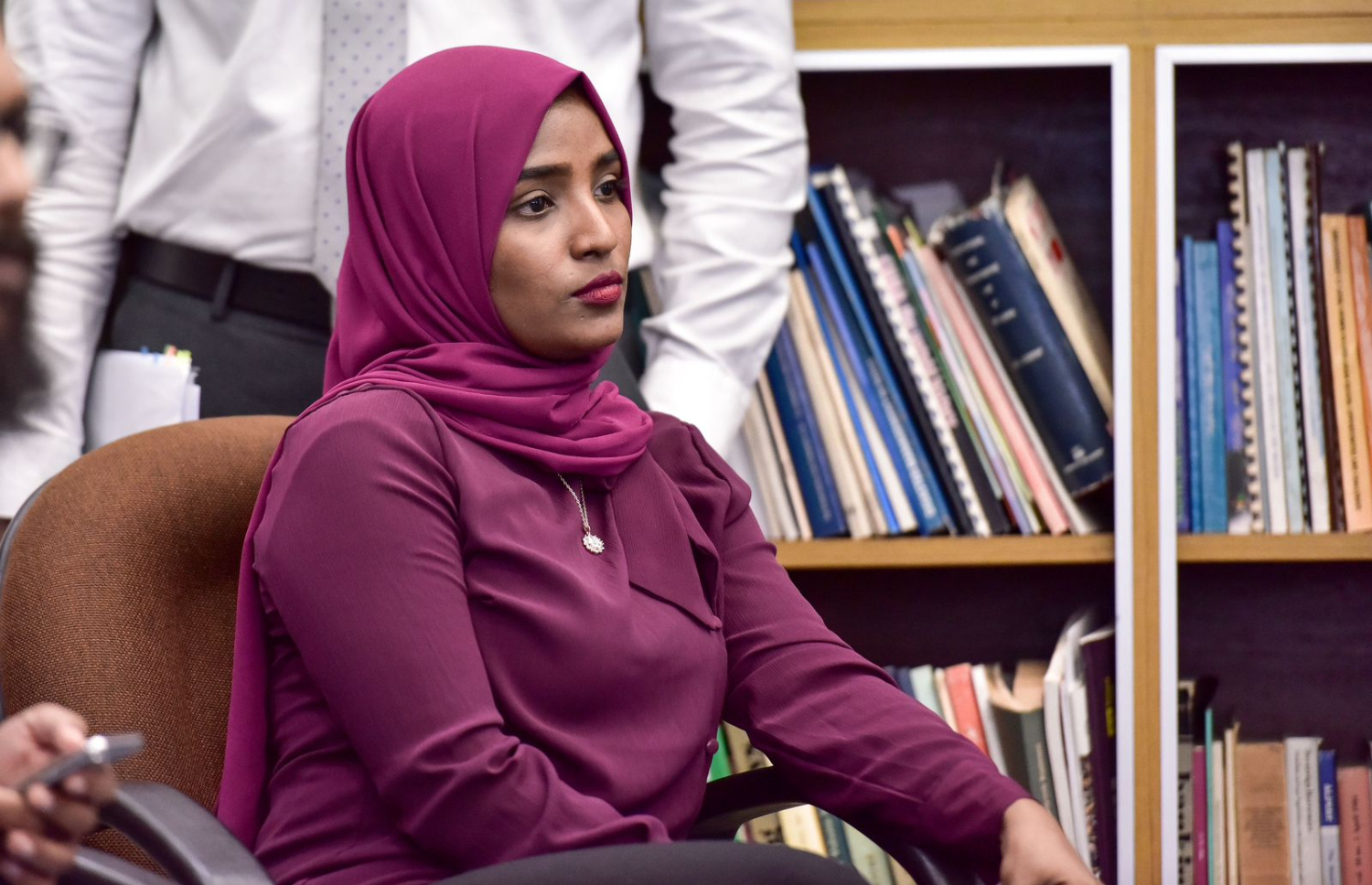 ޝަނާ: އޭނާ ވަނީ ނޫސްވެރިކަމާއި، ވިޔަފާރީގެ ރޮނގުން މަތީ ތައުލީމު ހާސިލުކޮށްފައި.