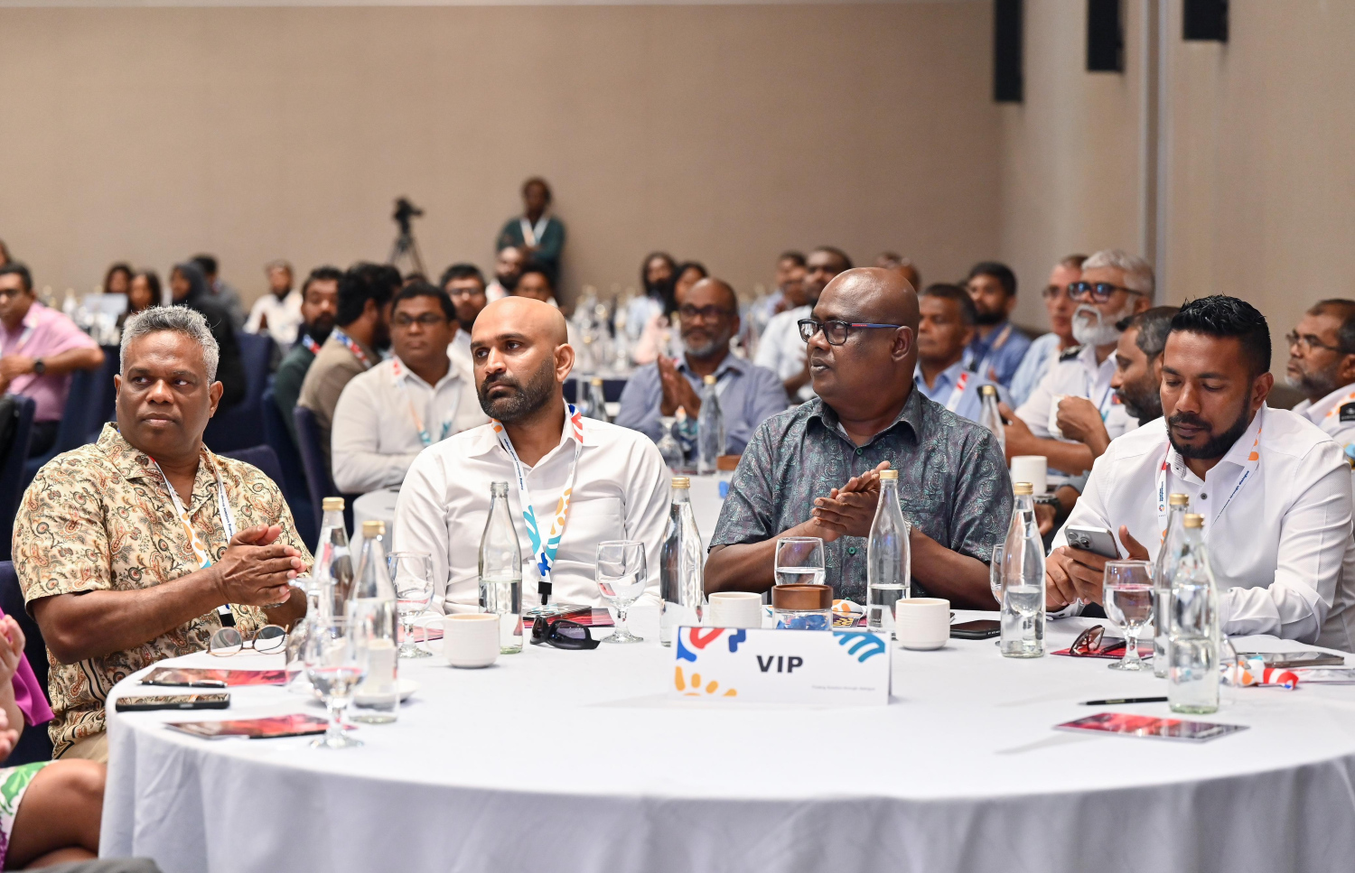 ޓޫރިޒަމް ސިމްޕޯސިއަމްގައި ބައިވެރިވި ދާއިރާގެ ބައެއް ބޭފުޅުން -- ފޮޓޯ: ފަޔާޒް މޫސާ / މިހާރު