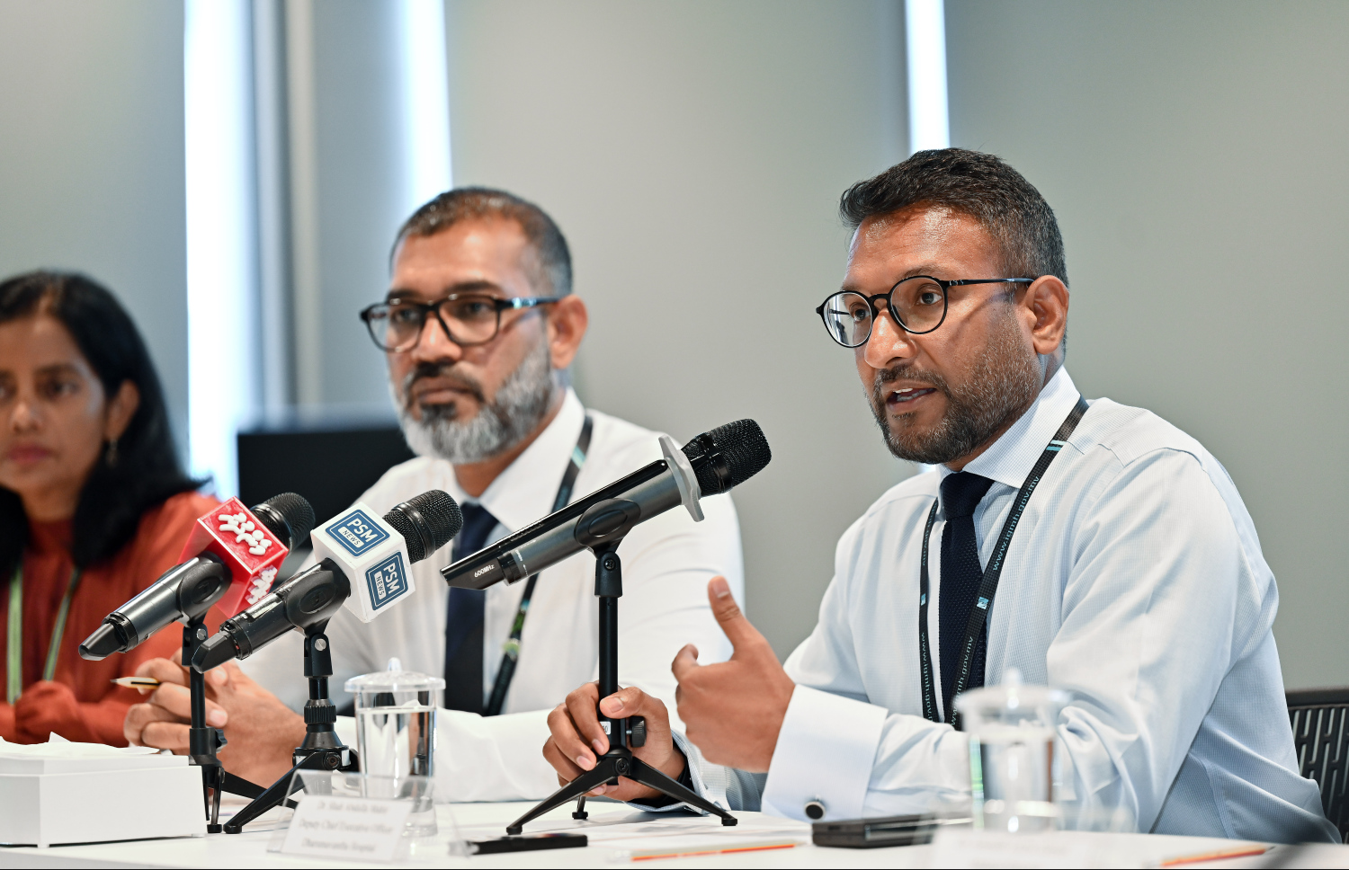 މާލެ ހޮސްޕިޓަލްސް ގްރޫޕުން މިއަދު ބޭއްވި ޕްރެސް ކޮންފަރެންސްގައި، ދަރުމަވަންތައިގެ ޑެޕިއުޓީ ސީއީއޯ ޑރ. ޝާހު ވާހަކަދައްކަވަނީ.-- ފޮޓޯ: ނިޝާން އަލީ/ މިހާރު