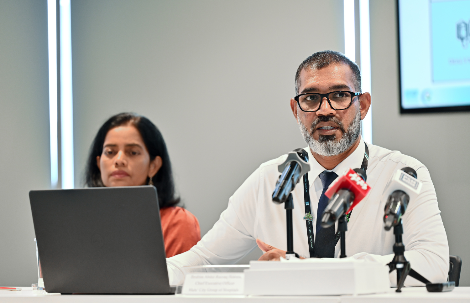 އައިޖީއެމްއެޗުގެ ސީއީއޯ ހަލީމް ނޫސްވެރިންނާ ވާހަކަ ދައްކަވަނީ.---ފޮޓޯ: ނިޝާން އަލީ| މިހާރު