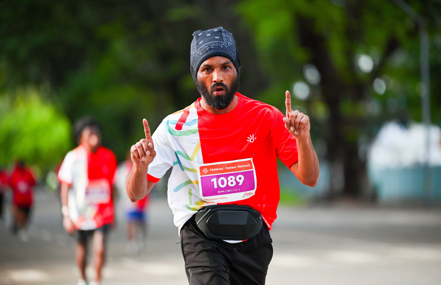 ރާއްޖޭގައި ބާއްވާ ދުވުމުގެ އެންމެ ބޮޑު ކަމަށްވާ، ދިރާގު މޯލްޑިވްސް ރޯޑް ރޭހުގެ ބައިވެރިއަކު މިއަދު ހެނދުނު ދުވަނީ.--- ފޮޓޯ: ނިޝާން އަލީ | މިހާރު