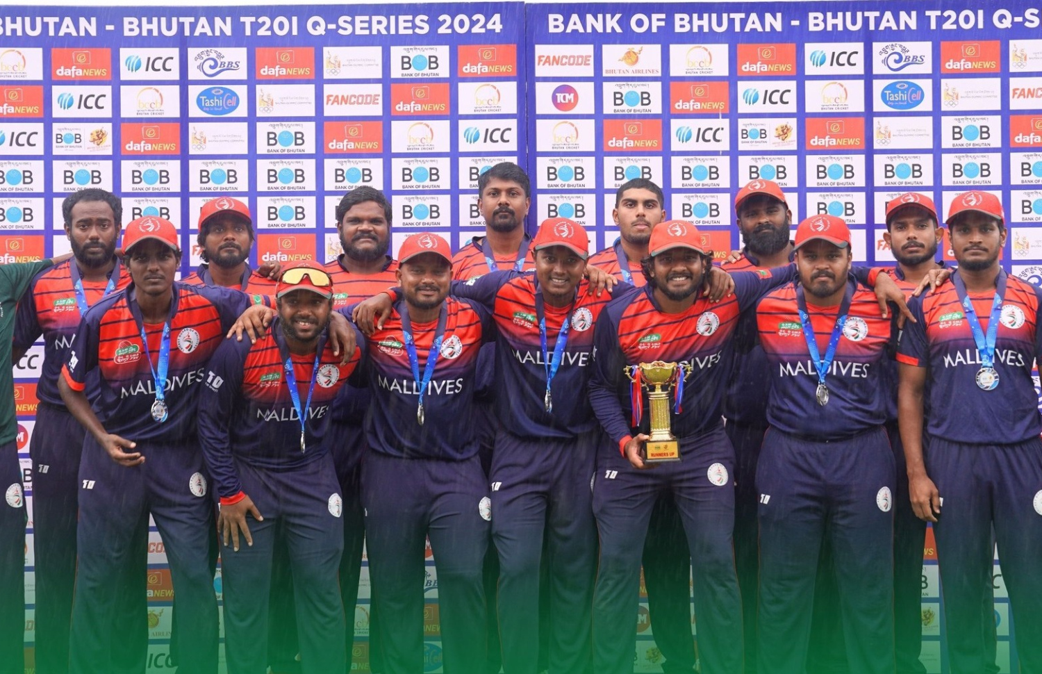 ރަނަރަފް މަގާމު ހޯދި ދިވެހި ކްރިކެޓް ޓީމު --- ފޮޓޯ: ބޫޓާން ކްރިކެޓް