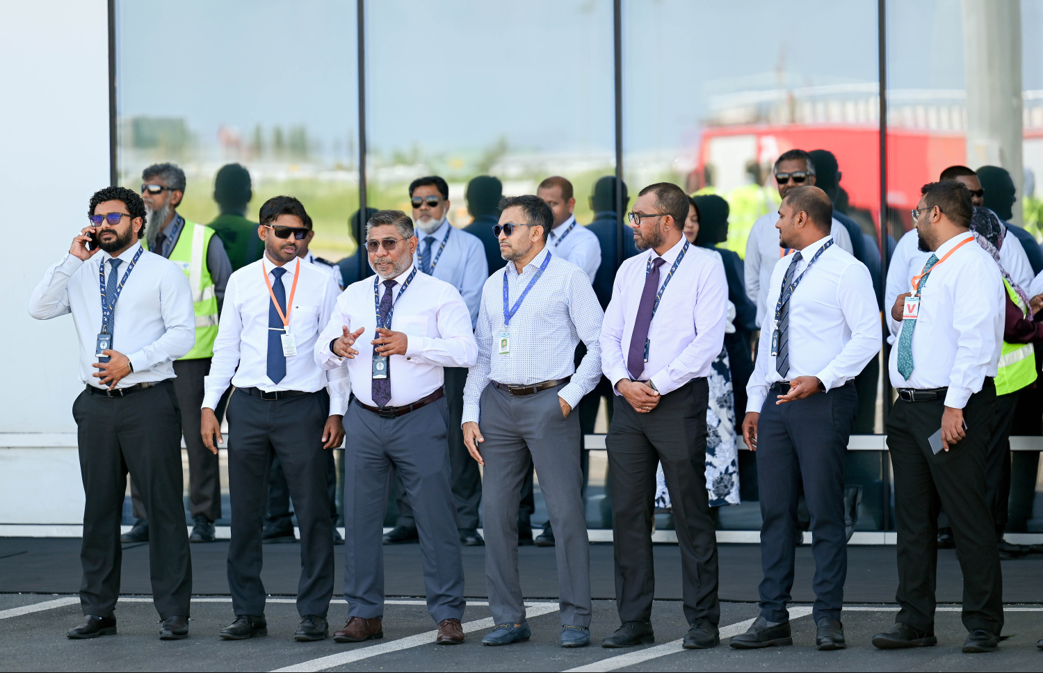 ރާއްޖެ އަށް މިއަދު ދަތުރުތައް ފެށި އެއާ އަރަބިއާގެ ބޯޓަށް މަރުހަބާ ކިޔަން އެމްއޭސީއެލް އާއި ސަރުކާރުގެ ބައެއް އިސްވެރިން ވެލާނާ އިންޓަނޭޝަނަލް އެއާޕޯޓުގައި.--- ފޮޓޯ:ނިޝާން އަލީ | މިހާރު