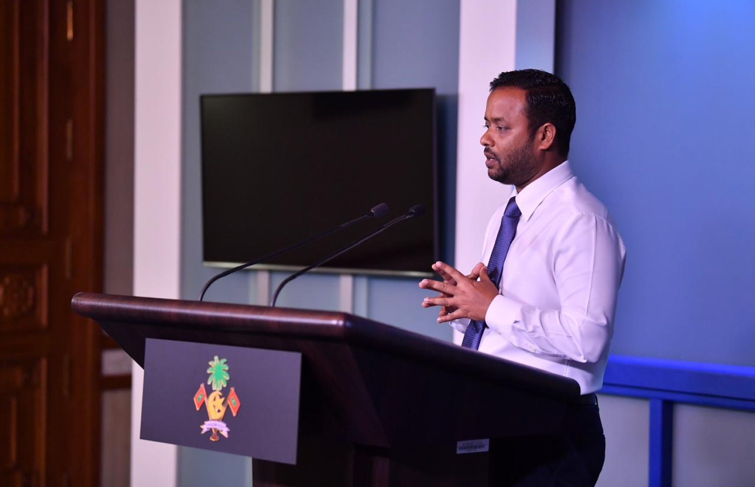 މިނިސްޓަރު މުއްތަލިބް މިއަދު ނޫސްވެރިންގެ ބައްދަލުވުމުގައި ވާހަކަ ދައްކަވަނީ.