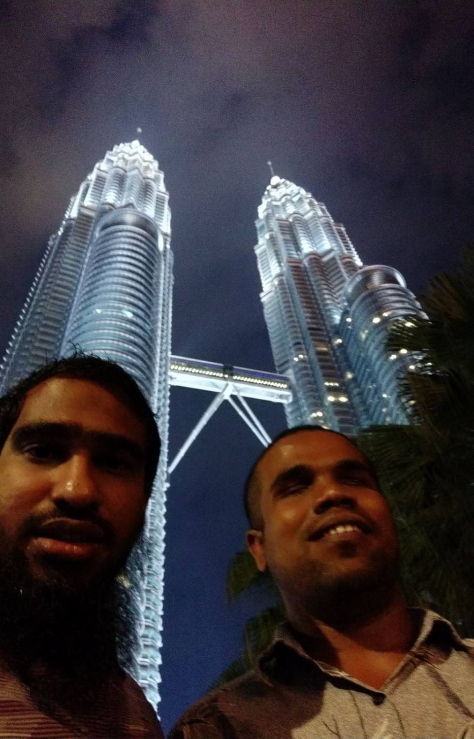 ޒިޔާއު، އޭނާގެ ރައްޓެއްސަކާ އެކު މެލޭޝިއާގައި.